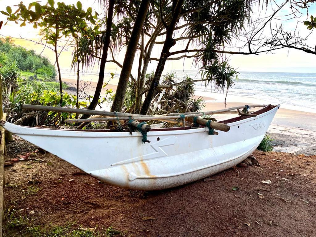 Beach House Kalukatiya - Family Villa, Seaview Room, Garden Room Dikwella Sur Exterior foto