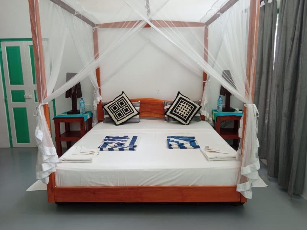 Beach House Kalukatiya - Family Villa, Seaview Room, Garden Room Dikwella Sur Exterior foto