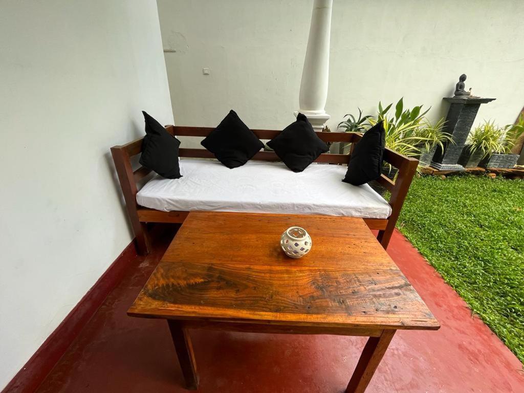 Beach House Kalukatiya - Family Villa, Seaview Room, Garden Room Dikwella Sur Exterior foto