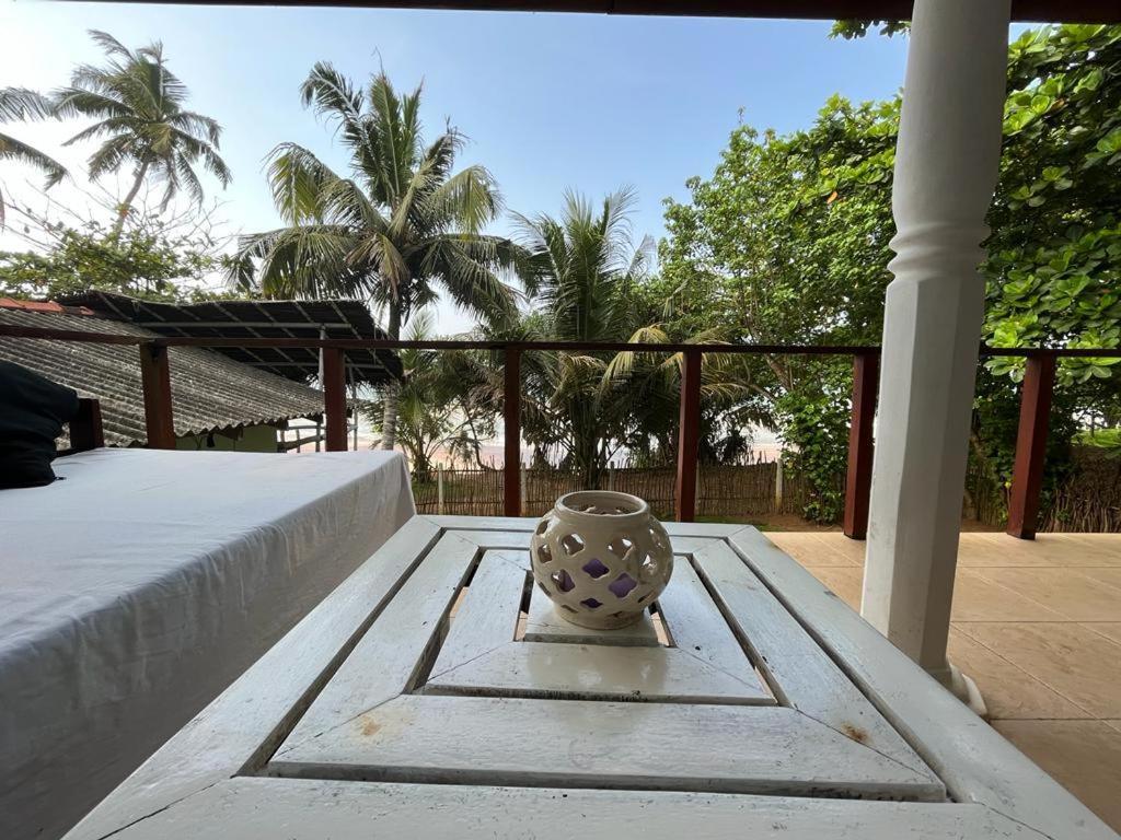 Beach House Kalukatiya - Family Villa, Seaview Room, Garden Room Dikwella Sur Exterior foto