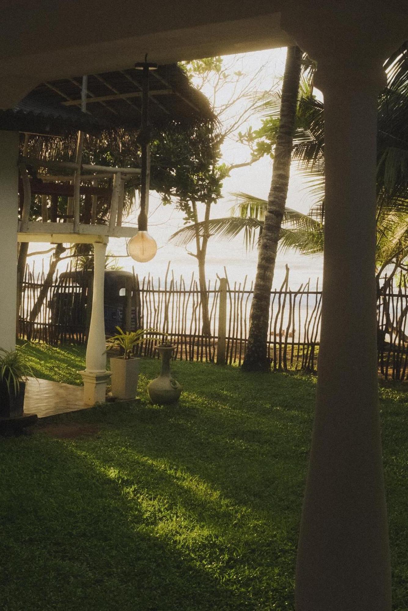 Beach House Kalukatiya - Family Villa, Seaview Room, Garden Room Dikwella Sur Exterior foto